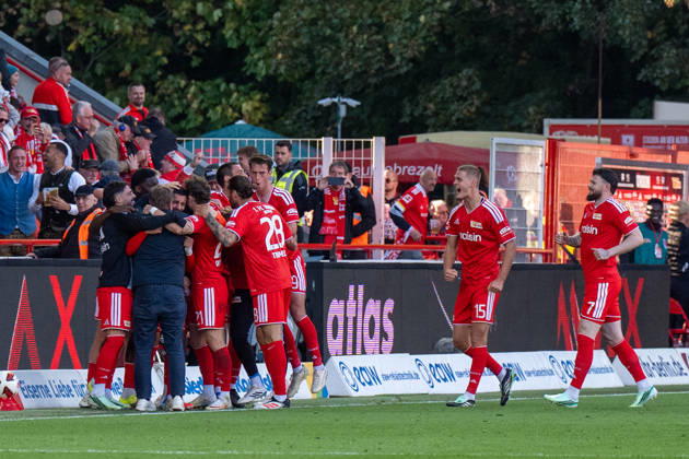 Deutschland: Fussball 1. Bundesliga, 5. Spieltag 2026 2027, 1.FC Union Berlin - SV Elversberg am 10.10.2026 in Berlin (Stadion An der Alten Försterei): Tor zum 1:0 Livan Burcu (1. FC Union Berlin, 9) Jubel, Freude, Torjubel, Emotionen Copyright: xSvenxHeidmannx
