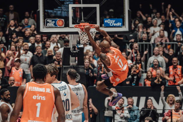 easyCredit Basketball Bundesliga, 5. Spieltag, Niners Chemnitz -Bayern München 10.10.2026 ab 16:00 Uhr Chemnitz, Chemnitz Arena Im Foto: 17 Darion Atkins beim Dunking easyCredit Basketball Bundesliga, 5. Spieltag, Niners Chemnitz - Bayern München Chemnitz Sachsen Deutschland Copyright: xEHLxMedia MichelxKöhlerx 20261010-Niners-Chemnitz-Bayern-M__nchen-031