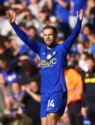 Fulham v Liverpool, English Premier League, Craven Cottage, London, 10 10 2026 midfielder Jordan Henderson (14) of Chelsea celebrates scoring Chelsea s first goal in the English Premier League home game against AFC Bournemouth at Stamford Bridge London Stamford Bridge United Kingdom, UK NEWSPAPERS OUT Copyright: xMarkxGreenwoodx