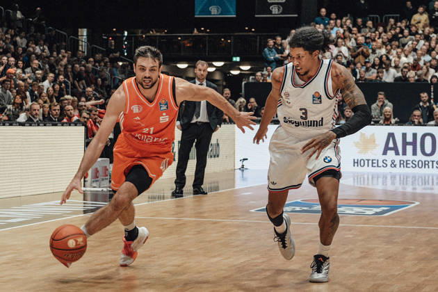 easyCredit Basketball Bundesliga, 5. Spieltag, Niners Chemnitz -Bayern München 10.10.2026 ab 16:00 Uhr Chemnitz, Chemnitz Arena Im Foto: 21 Mateo Seric, 03 MarJon Beauchamp easyCredit Basketball Bundesliga, 5. Spieltag, Niners Chemnitz - Bayern München Chemnitz Sachsen Deutschland Copyright: xEHLxMedia MichelxKöhlerx 20261010-Niners-Chemnitz-Bayern-M__nchen-072