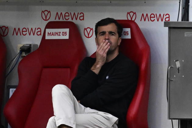 10.10.2026, xsltx, Fussball 1.Bundesliga, FSV Mainz 05 - Bayer 04 Leverkusen v.l. Trainer Coach Carles Martinez (Bayer 04 Leverkusen) (DFL DFB REGULATIONS PROHIBIT ANY USE OF PHOTOGRAPHS as IMAGE SEQUENCES and or QUASI-VIDEO) Mainz