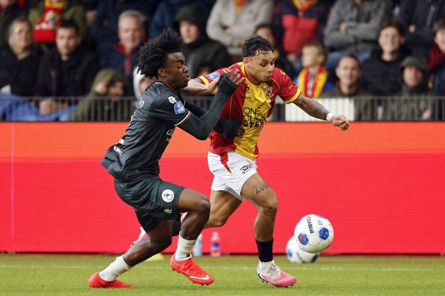 DEVENTER - (lr) Lushendry Martens of Sparta Rotterdam, Dean James of Go Ahead Eagles during the Dutch Eredivisie match between Go Ahead Eagles and Sparta Rotterdam at De Adelaarshorst on October 10, 2026 in Deventer, the Netherlands. BART STOUTJESDIJK ANP Eredivisie 2026 27 xVIxANPxSportx xxANPxIVx 572029061 originalFilename: 572029061.jpg