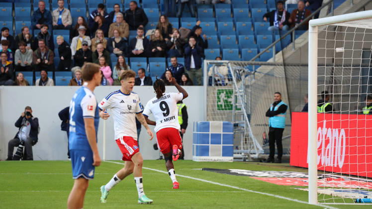10.10.2026, xrekx, Fussball 1.Bundesliga, TSG 1899 Hoffenheim - Hamburger SV v.l. Torjubel nach dem Tor zum celebrating the goal celebrate 2:2 durch Terem Moffi (Hamburger SV) (DFL DFB REGULATIONS PROHIBIT ANY USE OF PHOTOGRAPHS as IMAGE SEQUENCES and or QUASI-VIDEO) Sinsheim