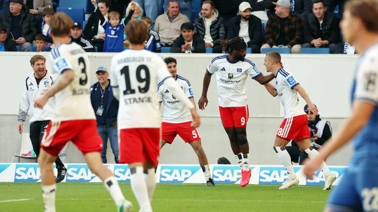10.10.2026, xrekx, Fussball 1.Bundesliga, TSG 1899 Hoffenheim - Hamburger SV v.l. Torjubel nach dem Tor zum celebrating the goal celebrate 2:2 durch Terem Moffi (Hamburger SV) (DFL DFB REGULATIONS PROHIBIT ANY USE OF PHOTOGRAPHS as IMAGE SEQUENCES and or QUASI-VIDEO) Sinsheim