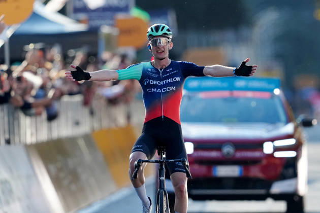 France s Paul Seixas of Decathlon CMA CGM Team celebrates as he cycles to the finish line to win during the 120th edition of the Il Lombardia, Tour of Lombardy cycling race, a 239 km one day race from Bergamo to Como on October 10, 2026, Italy.  Copyright: xGianxMattiaxD Alberto LaPressex