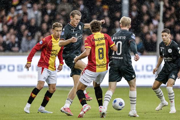DEVENTER - (lr) Giovanni van Zwam of Go Ahead Eagles, Milan Zonneveld of Sparta Rotterdam, Evert Linthorst of Go Ahead Eagles, Cedric Hatenboer of Sparta Rotterdam during the Dutch Eredivisie match between Go Ahead Eagles and Sparta Rotterdam at De Adelaarshorst on October 10, 2026 in Deventer, the Netherlands. BART STOUTJESDIJK ANP Eredivisie 2026 27 xVIxANPxSportx xxANPxIVx 572029354 originalFilename: 572029354.jpg