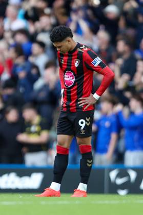 Evanilson of AFC Bournemouth dejected after Joao Pedro of Chelsea (not pictured) scores his team s third goal of the match Chelsea v AFC Bournemouth, Premier League, Football, Stamford Bridge, London, UK, 10 10 2026, England - 10 Oct 2026London Stamford Bridge England United Kingdom EDITORIAL USE ONLY No use with unauthorised audio, video, data, fixture lists, club league logos or live services. Online in-match use limited to 120 images, no video emulation. No use in betting, games or single club league player publications.  Copyright: xHanc WiredxPhotos Shutterstockx 17207404al