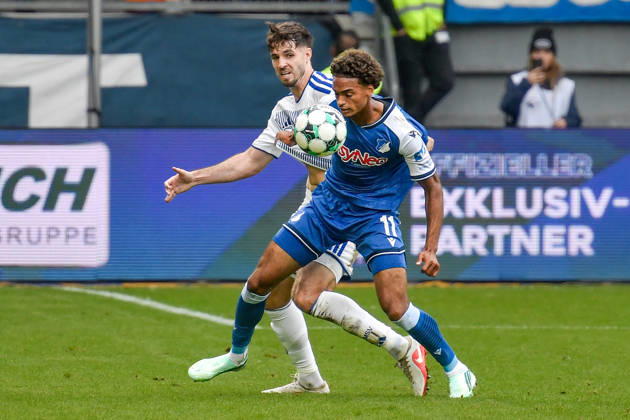 v. li. im Zweikampf Tobias Fleckstein (Duisburg 5) Jykese Fields (Hoffenheim 11) 10.10.2026 ¢ Fussball ¢ MSV Duisburg vs TSG 1899 Hoffenheim II, Schauinsland-Reisen-Arena, Duisburg, DFB DFL REGULATIONS PROHIBIT ANY USE OF PHOTOGRAPHS AS IMAGE SEQUENCES AND OR QUASI-VIDEO NRW Germany