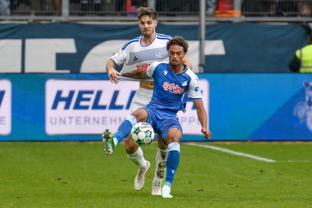 v. li. im Zweikampf Tobias Fleckstein (Duisburg 5) Jykese Fields (Hoffenheim 11) 10.10.2026 ¢ Fussball ¢ MSV Duisburg vs TSG 1899 Hoffenheim II, Schauinsland-Reisen-Arena, Duisburg, DFB DFL REGULATIONS PROHIBIT ANY USE OF PHOTOGRAPHS AS IMAGE SEQUENCES AND OR QUASI-VIDEO NRW Germany