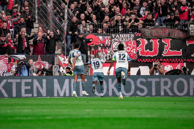 Deutschland: Fussball Saison 2026 2027 , 1. Bundesliga , 5. Spieltag , 1. FSV Mainz 05 vs. Bayer 04 Leverkusen - MEWA-Arena (Mainz) : Ernest Poku (Bayer 04 Leverkusen, 19) Tor und Torjubel zum 2:4, Tor, Torjubel, Jubel, Freude, Emotionen Mainz MEWA-Arena Deutschland Germany Copyright: xBennetxLongx