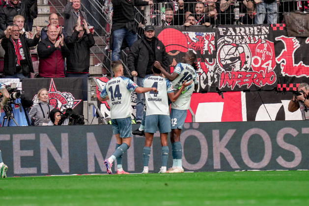 Deutschland: Fussball Saison 2026 2027 , 1. Bundesliga , 5. Spieltag , 1. FSV Mainz 05 vs. Bayer 04 Leverkusen - MEWA-Arena (Mainz) : Leverkusener Spieler jubeln zum 2:4 Führungstreffer, Tor, Torjubel, Jubel, Freude, Emotionen Mainz MEWA-Arena Deutschland Germany Copyright: xBennetxLongx
