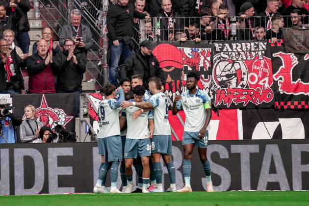 Deutschland: Fussball Saison 2026 2027 , 1. Bundesliga , 5. Spieltag , 1. FSV Mainz 05 vs. Bayer 04 Leverkusen - MEWA-Arena (Mainz) : Leverkusener Spieler jubeln zum 2:4 Führungstreffer, Tor, Torjubel, Jubel, Freude, Emotionen Mainz MEWA-Arena Deutschland Germany Copyright: xBennetxLongx