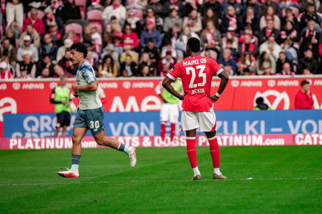 Deutschland: Fussball Saison 2026 2027 , 1. Bundesliga , 5. Spieltag , 1. FSV Mainz 05 vs. Bayer 04 Leverkusen - MEWA-Arena (Mainz) : Sheraldo Becker (1. FSV Mainz 05, 23) und Ibrahim Maza (Bayer 04 Leverkusen, 30) Mainz MEWA-Arena Deutschland Germany Copyright: xBennetxLongx