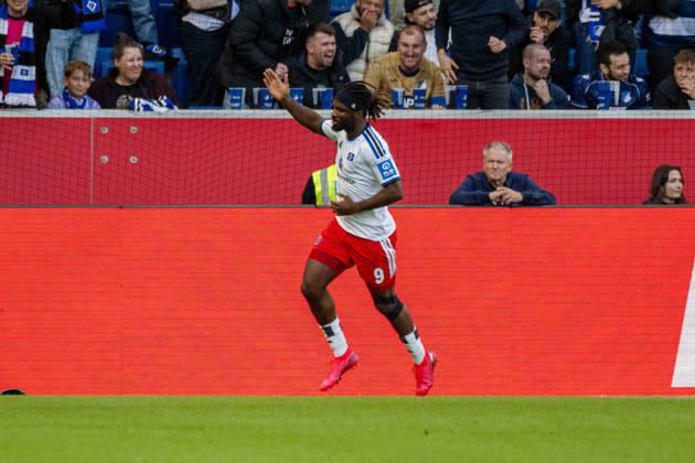 Torjubel des Torschützen Terem Moffi (Hamburger SV). xettx, Deutschland, Sinsheim, 10.10.2026, Fussball, Bundesliga: TSG 1899 Hoffenheim vs Hamburger SV, Saison 2026 2027, 5. Spieltag, SNP Arena DFL DFB REGULATIONS PROHIBIT ANY USE OF PHOTOGRAPHS AS IMAGE SEQUENCES AND OR QUASI-VIDEO.