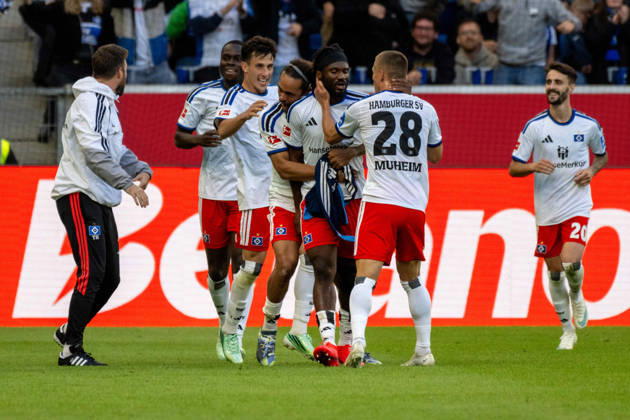 Torjubel des Torschützen Terem Moffi (Hamburger SV). xettx, Deutschland, Sinsheim, 10.10.2026, Fussball, Bundesliga: TSG 1899 Hoffenheim vs Hamburger SV, Saison 2026 2027, 5. Spieltag, SNP Arena DFL DFB REGULATIONS PROHIBIT ANY USE OF PHOTOGRAPHS AS IMAGE SEQUENCES AND OR QUASI-VIDEO.
