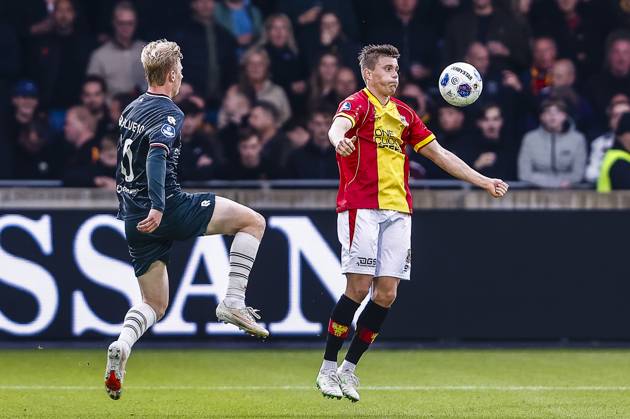 DEVENTER , 10-10-2026 , Stadium De Adelaarshorst , season 2026 2027 , Dutch Eredivisie football . match between Go Ahead Eagles and Sparta Rotterdam, Picture shows Sparta player Cederic Hatenboer , Eagles player Alfons Sampsted Go Ahead Eagles - Sparta  x208111185x Copyright: