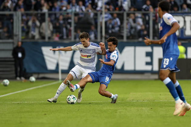 10.10.2026, GER, Fussball, Herren, 3. Liga, Saison 2026 2027, MSV Duisburg - TSG Hoffenheim II Martin Ens (Duisburg) und Muhammed Yasin Batuhan Zor (TSG II) im Kampf um den Ball Duisburg schauinsland-reisen-Arena Nordrhein-Westfalen Deutschland Copyright: xAdrianxSchlüterx