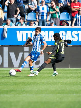 ESP: LaLiga EA Sports Deportivo Alaves v Atletico Madrid Nahuel Tenaglia of Deportivo Alaves during LaLiga EA Sports between Deportivo Alaves v Atletico Madrid played at Mendizorroza Stadium in Vitoria-Gasteiz on October 10, 2026 in Spain VITORIA GASTEIZ Spain Futbol Copyright: xAgenciaxLOFx
