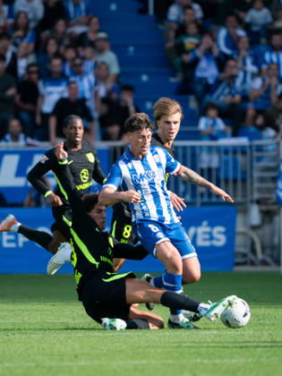 ESP: LaLiga EA Sports Deportivo Alaves v Atletico Madrid Giuliano Simeone of Atletico de Madrid and Antonio Blanco of Deportivo Alaves during LaLiga EA Sports between Deportivo Alaves v Atletico Madrid played at Mendizorroza Stadium in Vitoria-Gasteiz on October 10, 2026 in Spain VITORIA GASTEIZ Spain Futbol Copyright: xAgenciaxLOFx