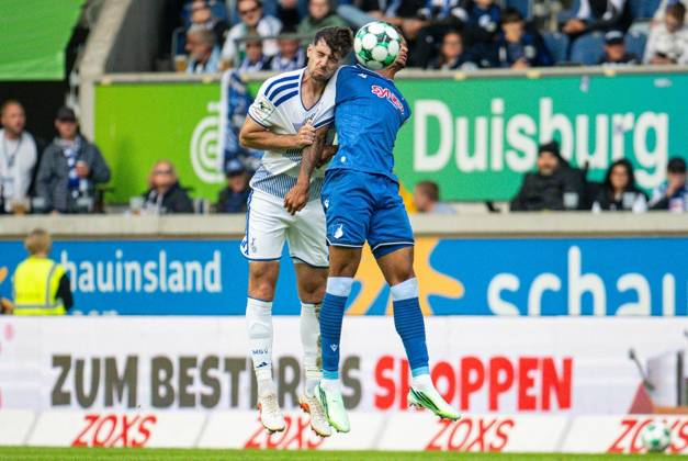 3.Liga MSV Duisburg - TSG Hoffenheim II ** NUR FÜR REDAKTIONELLE ZWECKE ** EDITORIAL USE ONLY **<p>Fußball 3.Liga MSV Duisburg - TSG Hoffenheim II am 10.10.26 in der Schauinsland-Reisen Arena in Duisburg Tobias Fleckstein( Duisburg ) Duisburg Copyright: JakobxKlos