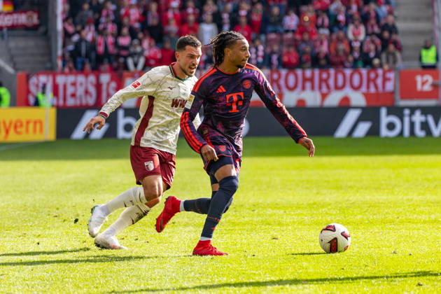 10.10.26 FC Augsburg - FC Bayern München Deutschland, Augsburg, 10.10.2026, Fussball, Bundesliga, Saison 2026 2027, FC Augsburg - FC Bayern München: Michael Olise (FC Bayern München).