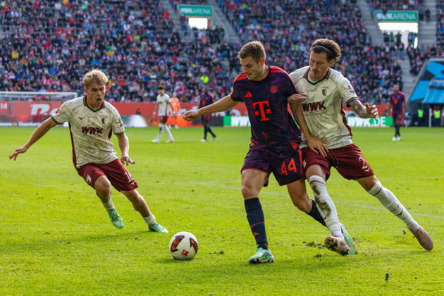 10.10.26 FC Augsburg - FC Bayern München Deutschland, Augsburg, 10.10.2026, Fussball, Bundesliga, Saison 2026 2027, FC Augsburg - FC Bayern München: Josip Stanisic (FC Bayern München).