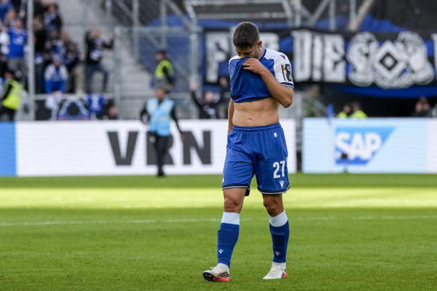 Andrej Kramaric (Hoffenheim, 27), Spieler der TSG 1899 Hoffenheim, Freisteller, Ganzkörper, Einzelbild, Einzelfoto, Aktion, Action, enttäuscht über die Niederlage, Enttäuschung nach dem Schlusspfiff, Highlight, Verlierer, verloren, Frustration, disappointed, pessimistisch, 10.10.2026, Sinsheim (Deutschland), Fussball, Bundesliga, TSG 1899 Hoffenheim - Hamburger SV, DFB DFL REGULATIONS PROHIBIT ANY USE OF PHOTOGRAPHS AS IMAGE SEQUENCES AND OR QUASI-VIDEO.