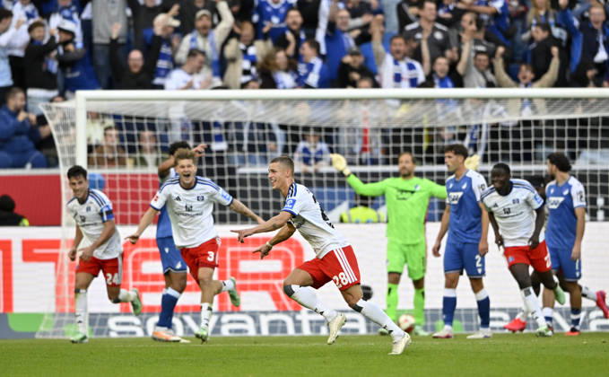 TOR zum 2:3 Miro Muheim Hamburger SV HSV (28) Torjubel TSG 1899 Hoffenheim vs Hamburger SV HSV 10.10.2026 DFL REGULATIONS PROHIBIT ANY USE OF PHOTOGRAPHS AS IMAGE SEQUENCES AND OR QUASI-VIDEO TSG 1899 Hoffenheim vs Hamburger SV HSV