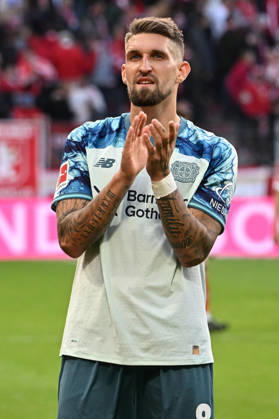 10.10.2026, xsltx, Fussball 1.Bundesliga, FSV Mainz 05 - Bayer 04 Leverkusen v.l. Jubel, Freude über den Sieg Robert Andrich (Bayer 04 Leverkusen) (DFL DFB REGULATIONS PROHIBIT ANY USE OF PHOTOGRAPHS as IMAGE SEQUENCES and or QUASI-VIDEO) Mainz