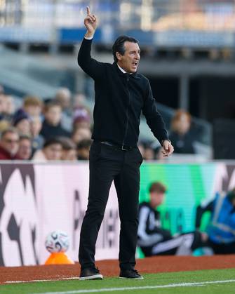 Aston Villa manager, Unai Emery Aston Villa v Brentford, Premier League, Football, Villa Park, Birmingham, UK - 10 Oct 2026Birmingham Villa Park United Kingdom EDITORIAL USE ONLY No use with unauthorised audio, video, data, fixture lists, club league logos or live services. Online in-match use limited to 120 images, no video emulation. No use in betting, games or single club league player publications. Copyright: xWillxCooper Shutterstockx 17206322ag