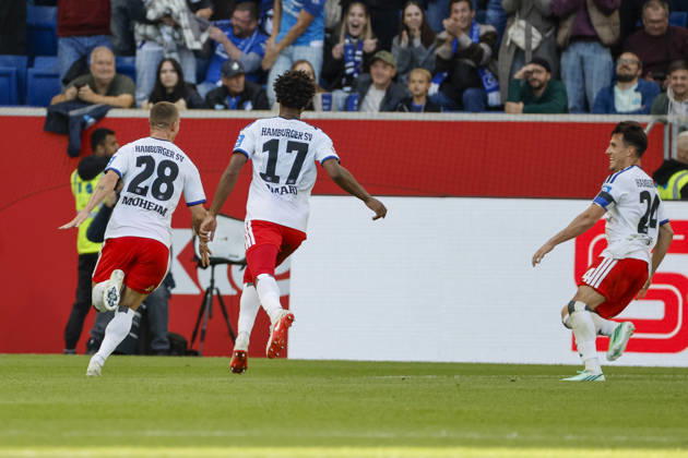 Torjubel Hamburger SV beim 2:3 durch Miro Muheim (Hamburger SV, 28), Freude, Begeisterung, positive Emotionen, Torerfolg , Deutschland, Fussball, 1. Bundesliga, 5.Spieltag, 2026 2027, TSG Hoffenheim vs. Hamburger SV, 10.10.2026, Sinsheim SNP Arena Deutschland Copyright: xGrantxHubbsx