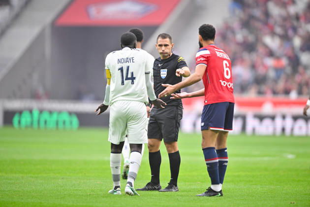 LOSC Lille v Le Havre Athletic Club - Ligue 1 McDonald s 2026 2027 Rassoul NDIAYE of Le Havre AC , Nabil BENTALEB of Lille and Bastien DECHEPY Referee during Ligue 1 McDonald s match between Lille and Le Havre at Stade Pierre-Mauroy on October 10, 2026 in Lille, France. Lille France  Copyright: xKevinxClementx 776573340