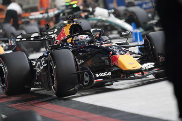 FORMULA 1 SINGAPORE AIRLINES SINGAPORE GRAND PRIX 2026 Max Verstappen (NED) 3 Red Bull Racing in parc ferme after qualifying during the Formula 1 Singapore Airlines Singapore Grand Prix 2026, Round 17 of the 2026 Formula 1 World Championship, WM, Weltmeisterschaft from 9th - 11th October 2026 at the Marina Bay Street Circuit, Singapore. Credit: Robbie Hoad Every Second Media Editorial use only. All images are copyright Every Second Media Limited. No images may be reproduced without prior permission. Copyright: xIMAGO EveryxSecondxMediax ESM-2203-0544 RobbiexHoadx xEveryxSecondxMediax