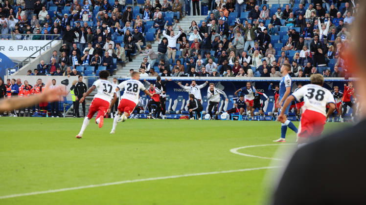 10.10.2026, xrekx, Fussball 1.Bundesliga, TSG 1899 Hoffenheim - Hamburger SV v.l. Torjubel nach dem Tor zum celebrating the goal celebrate 2:3 durch Miro Muheim (Hamburger SV) (DFL DFB REGULATIONS PROHIBIT ANY USE OF PHOTOGRAPHS as IMAGE SEQUENCES and or QUASI-VIDEO) Sinsheim