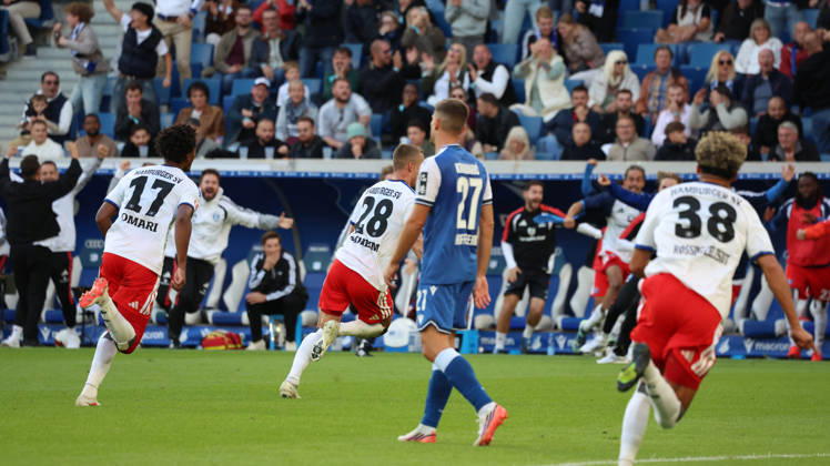 10.10.2026, xrekx, Fussball 1.Bundesliga, TSG 1899 Hoffenheim - Hamburger SV v.l. Torjubel nach dem Tor zum celebrating the goal celebrate 2:3 durch Miro Muheim (Hamburger SV) (DFL DFB REGULATIONS PROHIBIT ANY USE OF PHOTOGRAPHS as IMAGE SEQUENCES and or QUASI-VIDEO) Sinsheim