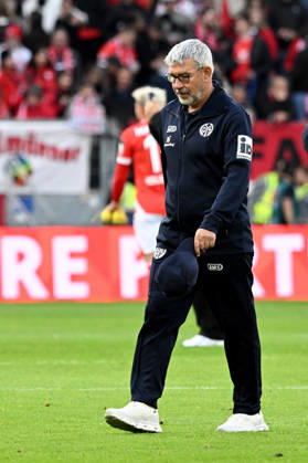 10.10.2026, xsltx, Fussball 1.Bundesliga, FSV Mainz 05 - Bayer 04 Leverkusen v.l. Trainer Urs Fischer (FSV Mainz 05) (DFL DFB REGULATIONS PROHIBIT ANY USE OF PHOTOGRAPHS as IMAGE SEQUENCES and or QUASI-VIDEO) Mainz