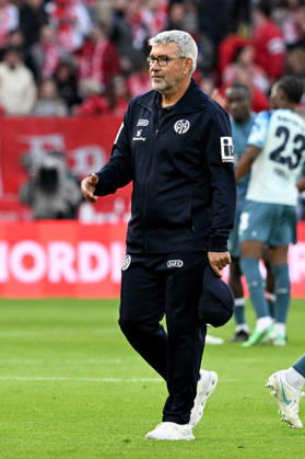 10.10.2026, xsltx, Fussball 1.Bundesliga, FSV Mainz 05 - Bayer 04 Leverkusen v.l. Trainer Urs Fischer (FSV Mainz 05) (DFL DFB REGULATIONS PROHIBIT ANY USE OF PHOTOGRAPHS as IMAGE SEQUENCES and or QUASI-VIDEO) Mainz