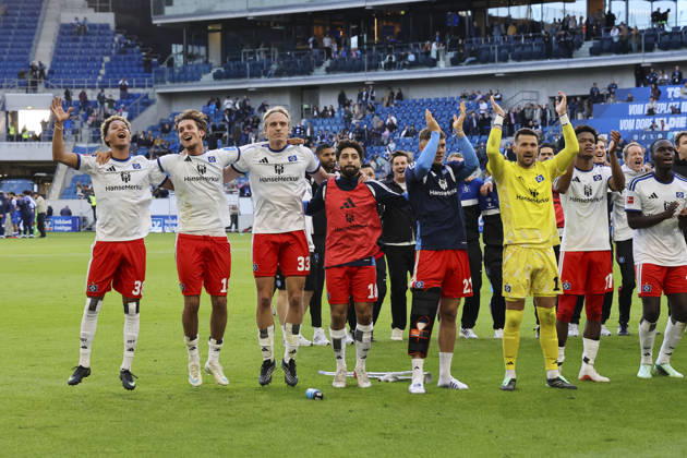Hamburger SV nach dem Spiel bei den Fans , Deutschland, Fussball, 1. Bundesliga, 5.Spieltag, 2026 2027, TSG Hoffenheim vs. Hamburger SV, 10.10.2026, Sinsheim SNP Arena Deutschland Copyright: xGrantxHubbsx