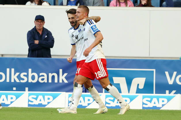 10.10.2026, xrekx, Fussball 1.Bundesliga, TSG 1899 Hoffenheim - Hamburger SV v.l. Torjubel nach dem Tor zum celebrating the goal celebrate 2:3 durch Miro Muheim (Hamburger SV) mit Fabio Vieira (Hamburger SV) (DFL DFB REGULATIONS PROHIBIT ANY USE OF PHOTOGRAPHS as IMAGE SEQUENCES and or QUASI-VIDEO) Sinsheim