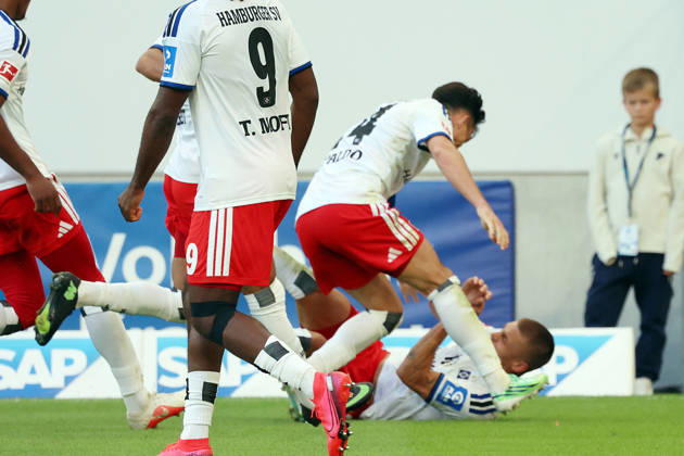 10.10.2026, xrekx, Fussball 1.Bundesliga, TSG 1899 Hoffenheim - Hamburger SV v.l. Torjubel nach dem Tor zum celebrating the goal celebrate 2:3 durch Miro Muheim (Hamburger SV) (DFL DFB REGULATIONS PROHIBIT ANY USE OF PHOTOGRAPHS as IMAGE SEQUENCES and or QUASI-VIDEO) Sinsheim