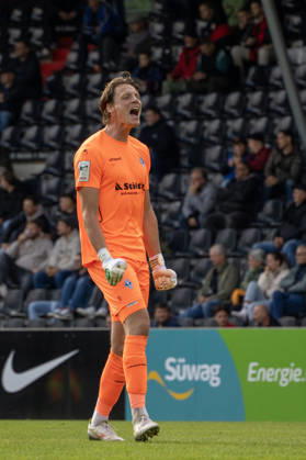 10.10.2026, xerix, Fussball 3.Liga, SG Sonnenhof Grossaspach - SV Waldhof Mannheim v.l. Thijmen Joel Sander Nijhuis (SV Waldhof Mannheim) Jubelt nach dem 1:2 Aspach