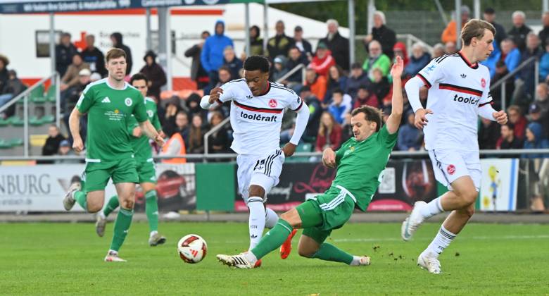 09.10.2026 - Fussball - Saison 2026 2027 - Regionalliga Bayern - 04. Spieltag: SpVgg Ansbach - 1. FC Nürnberg FCN II ( Club ) - DoGe - xdoxgex - Winners Osawe (38, 1. FC Nürnberg FCN II ) Eric Weeger (25, SpVgg Ansbach )