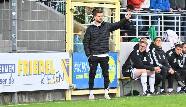 09.10.2026 - Fussball - Saison 2026 2027 - Regionalliga Bayern - 04. Spieltag: SpVgg Ansbach - 1. FC Nürnberg FCN II ( Club ) - DoGe - xdoxgex - Niklas Reutelhuber (Trainer SpVgg Ansbach )