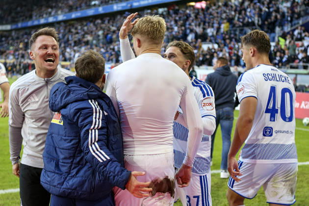 10.10.2026, GER, Fussball, Herren, 3. Liga, Saison 2026 2027, MSV Duisburg - TSG Hoffenheim II Peter Remmert (Duisburg) Torjubel, jubelt mit seiner Mannschaft nach dem Treffer zum 3:2 Duisburg schauinsland-reisen-Arena Nordrhein-Westfalen Deutschland Copyright: xAdrianxSchlüterx