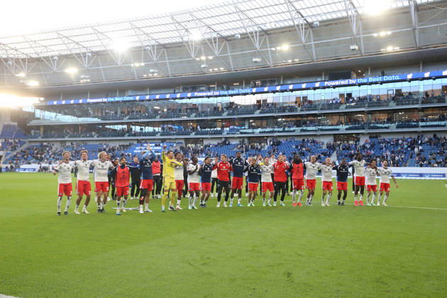 10.10.2026, xrekx, Fussball 1.Bundesliga, TSG 1899 Hoffenheim - Hamburger SV v.l. HSV Mannschaft, Spieler, jubeln nach Spielende, Team, Player, celebrate at the end of the match (DFL DFB REGULATIONS PROHIBIT ANY USE OF PHOTOGRAPHS as IMAGE SEQUENCES and or QUASI-VIDEO) Sinsheim