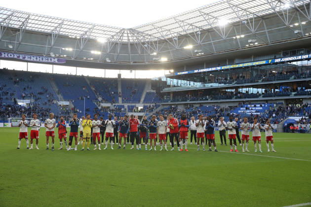 10.10.2026, xrekx, Fussball 1.Bundesliga, TSG 1899 Hoffenheim - Hamburger SV v.l. HSV Mannschaft, Spieler, jubeln nach Spielende, Team, Player, celebrate at the end of the match (DFL DFB REGULATIONS PROHIBIT ANY USE OF PHOTOGRAPHS as IMAGE SEQUENCES and or QUASI-VIDEO) Sinsheim