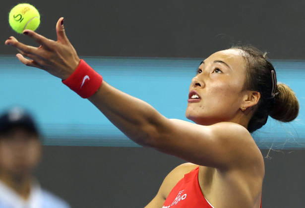 (261010) -- BEIJING, Oct. 10, 2026 -- Zheng Qinwen serves during the women s singles semifinal between Zheng Qinwen of China and Elise Mertens of Belgium at 2026 China Open tennis tournament in Beijing, China, Oct. 10, 2026. ) (SP)CHINA-BEIJING-TENNIS-CHINA OPEN-WOMEN S SINGLES-SEMIFINAL (CN) ZhangxChenlin 