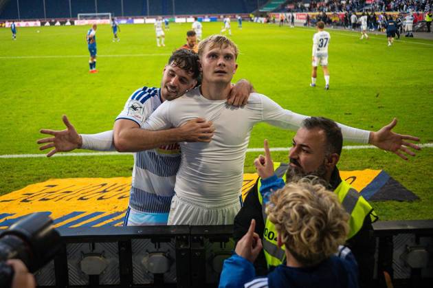 3.Liga MSV Duisburg - TSG Hoffenheim II ** NUR FÜR REDAKTIONELLE ZWECKE ** EDITORIAL USE ONLY **<p>Fußball 3.Liga MSV Duisburg - TSG Hoffenheim II am 10.10.26 in der Schauinsland-Reisen Arena in Duisburg Torjubel zum 3:2 durch Peter Remmert ( Duisburg ) Duisburg Copyright: JakobxKlos