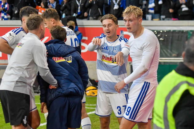 Peter Remmert (Duisburg 39) jubelt nach dem Tor zum 3:2 mit der Mannschaft 10.10.2026 ¢ Fussball ¢ MSV Duisburg vs TSG 1899 Hoffenheim II, Schauinsland-Reisen-Arena, Duisburg, DFB DFL REGULATIONS PROHIBIT ANY USE OF PHOTOGRAPHS AS IMAGE SEQUENCES AND OR QUASI-VIDEO NRW Germany