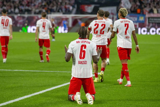 GER, Leipzig, Fussball, Bundesliga, 5. Spieltag, RB Leipzig vs. Eintracht Frankfurt im Bild v.l.: Ezechiel Banzuzi (RB Leipzig 06), Torjubel 10.10.2026, Red-Bull Arena Leipzig DFL DFB REGULATIONS PROHIBIT ANY USE OF PHOTOGRAPHS AS IMAGE SEQUENCES AND OR QUASI-VIDEO, Leipzig Red-Bull Arena Sachsen Germany Copyright: xPaulxFritzx